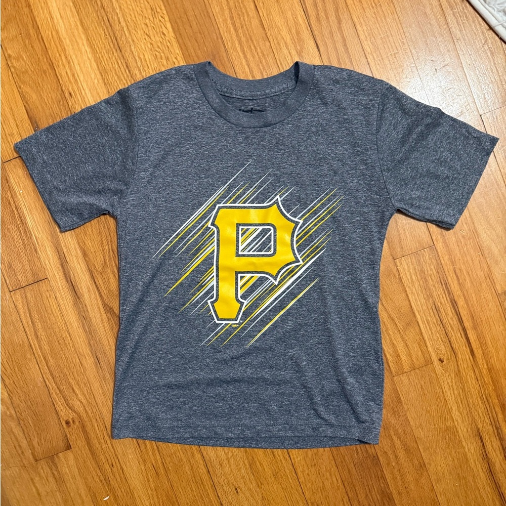 Stitches Pirates Baseball Gray and Yellow Short Sleeve Tee